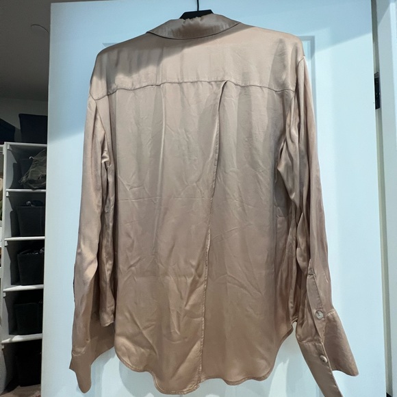 Anthropology silk Champaign M shirt. Slit back opening. Size M, new with tags - Picture 4 of 6